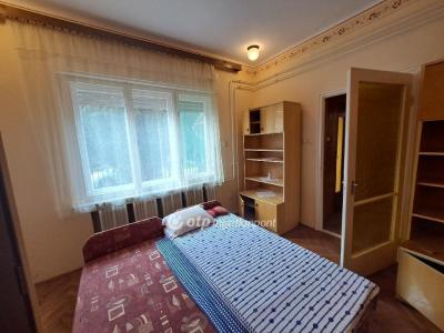 Eladó családi ház Szeged