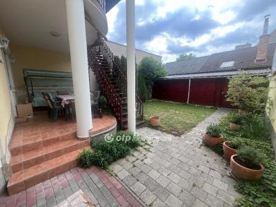 Eladó családi ház Szeged