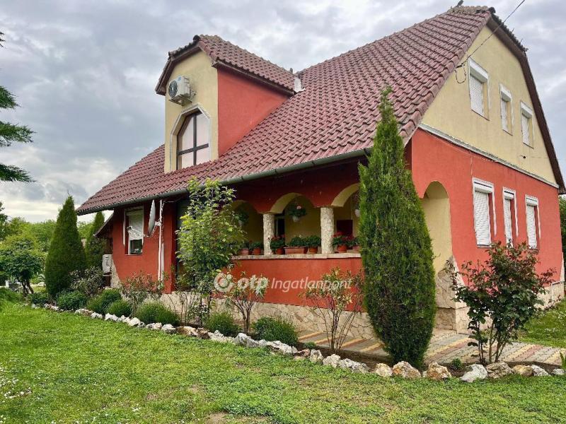 Eladó családi ház Nyíregyháza