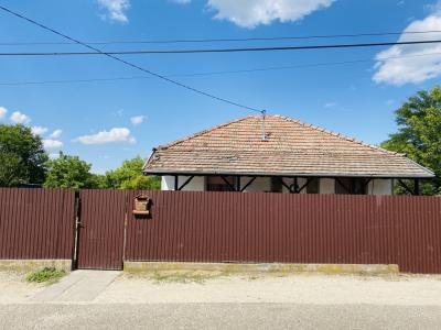 Eladó családi ház Pusztavacs