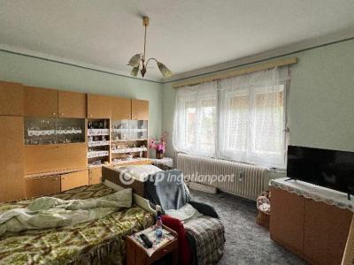 Eladó családi ház Csót