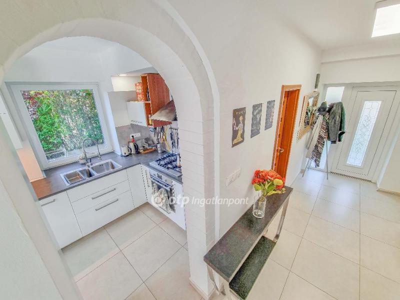 Eladó családi ház Velence