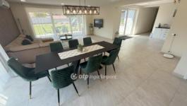 Eladó családi ház Lakitelek