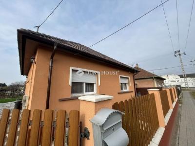 Eladó családi ház Vecsés