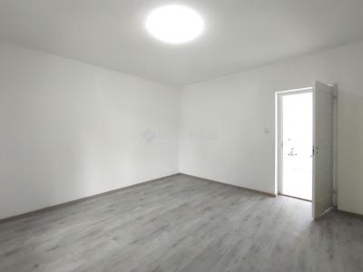 Eladó családi ház Valkó