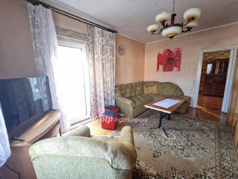 Eladó családi ház Pomáz