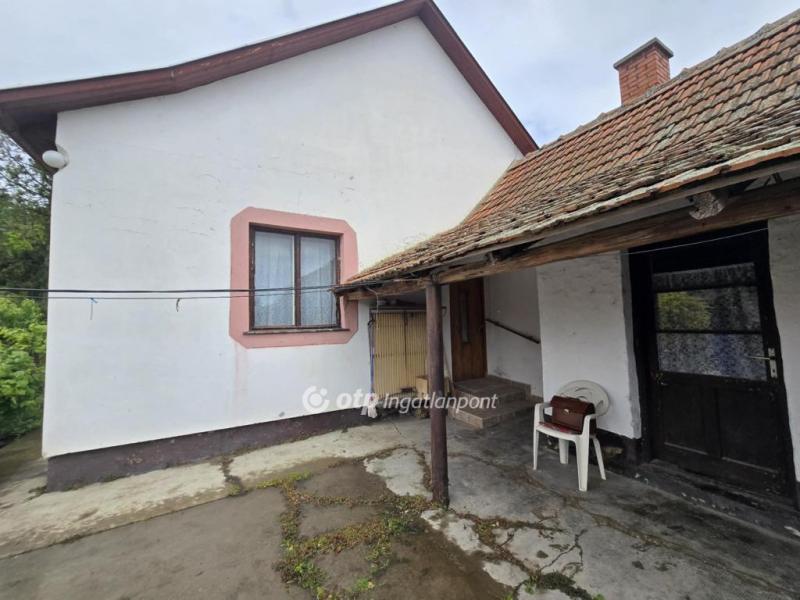 Eladó ikerház Tetétlen