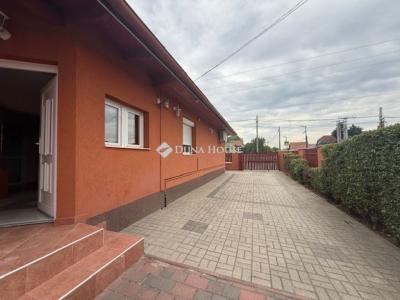 Eladó családi ház Vecsés