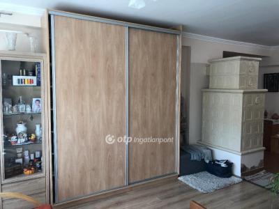 Eladó lakás Ajka
