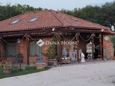 Eladó családi ház Szarvas