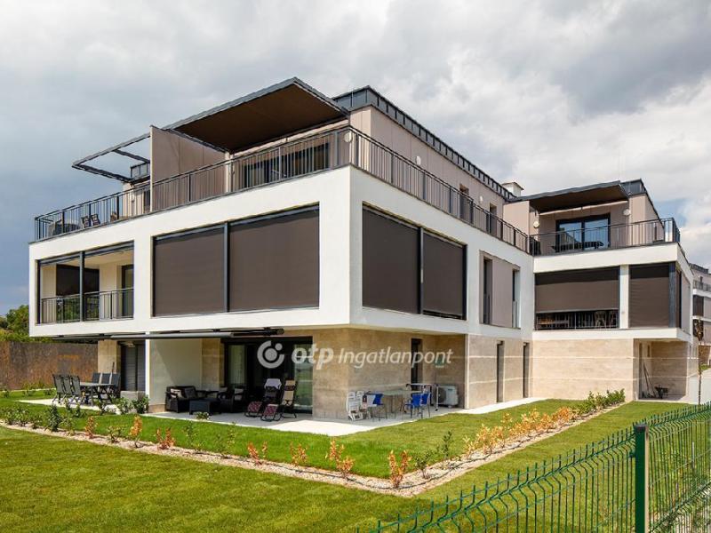 Eladó lakás Balatonkenese