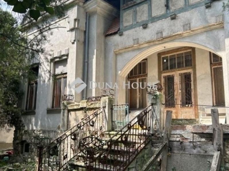 Eladó családi ház Pécs