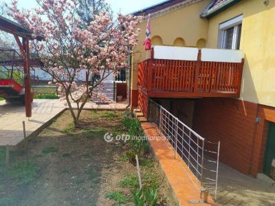 Eladó családi ház Érd