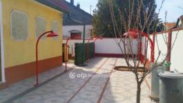 Eladó családi ház Érd