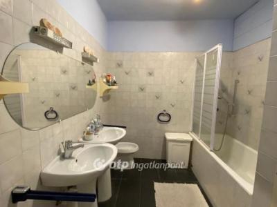 Eladó sorház Pécs