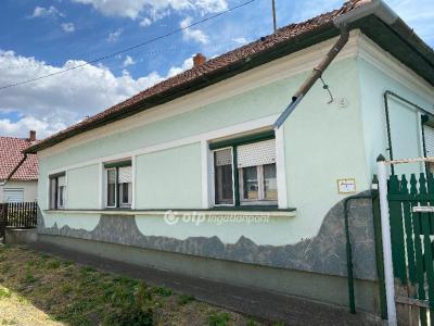 Eladó családi ház Kunmadaras