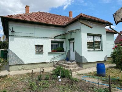 Eladó családi ház Kunmadaras