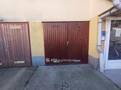 Eladó egyedi garázs Nyíregyháza
