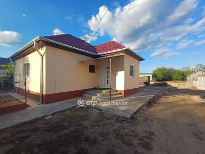 Eladó családi ház Magy
