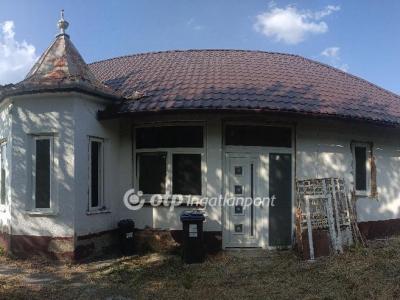 Eladó családi ház Tengelic