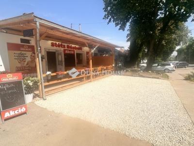 Eladó utcai bejáratú üzlethelység Pécs