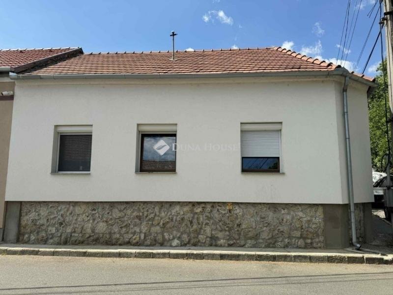 Eladó családi ház Pécs