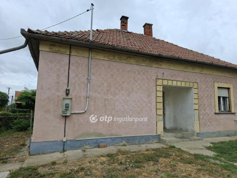 Eladó családi ház Egyek