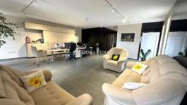 Eladó utcai bejáratú üzlethelység Debrecen