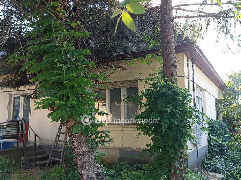 Eladó családi ház Jászfényszaru