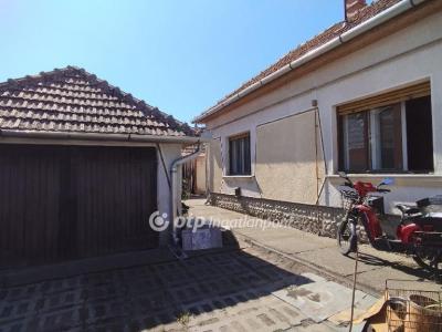 Eladó családi ház Jászberény