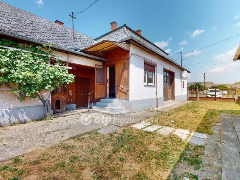 Eladó családi ház Dombrád