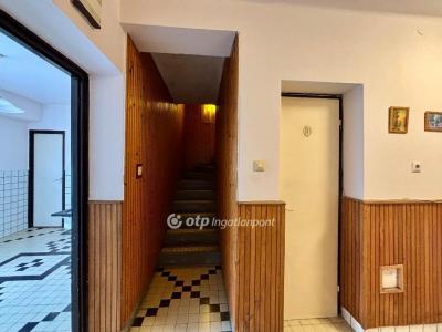 Eladó lakás Pápakovácsi
