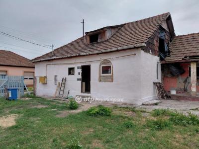 Eladó családi ház Hatvan