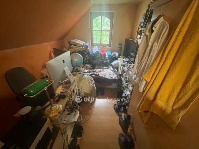 Eladó családi ház Törökbálint