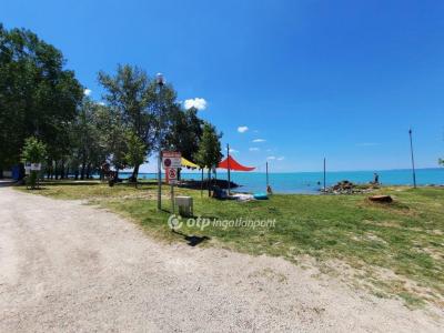 Eladó nyaraló Balatonkenese Balatonakarattya