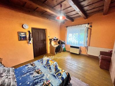 Eladó családi ház Ivád