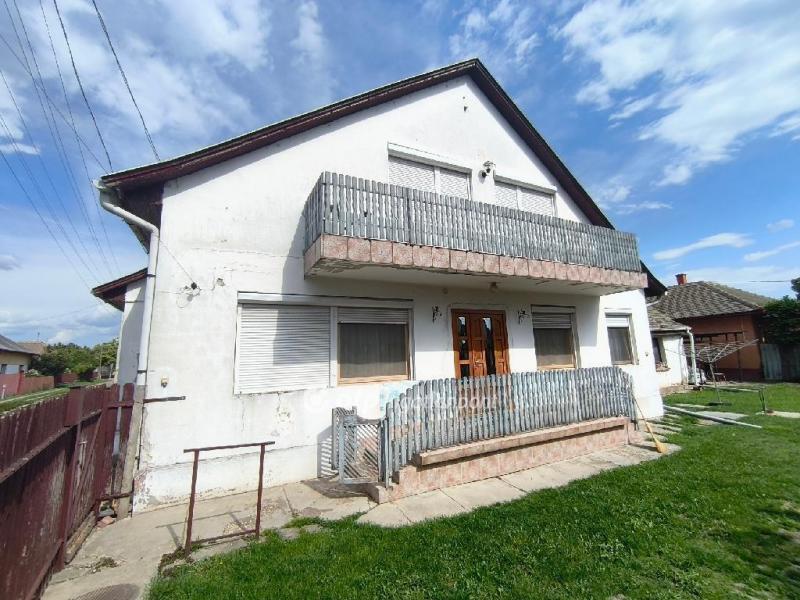 Eladó családi ház Mezőtúr