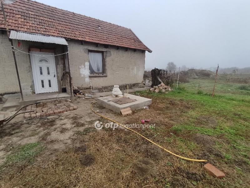 Eladó családi ház Fegyvernek
