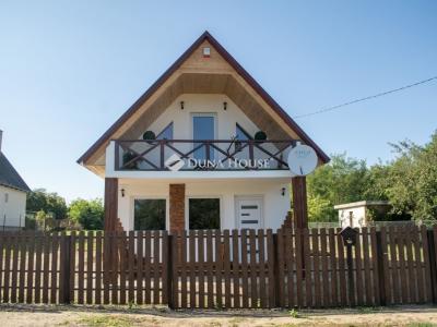 Eladó családi ház Tura