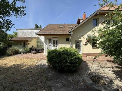 Eladó családi ház Budapest