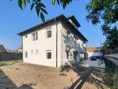 Eladó lakás Albertirsa