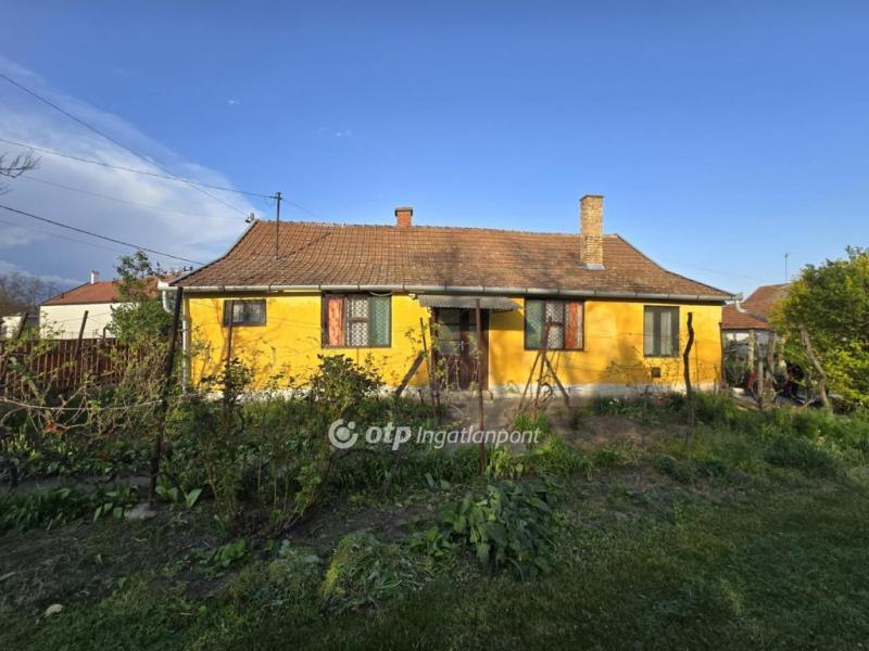 Eladó családi ház Kaba