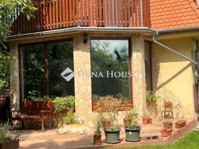 Eladó családi ház Érd