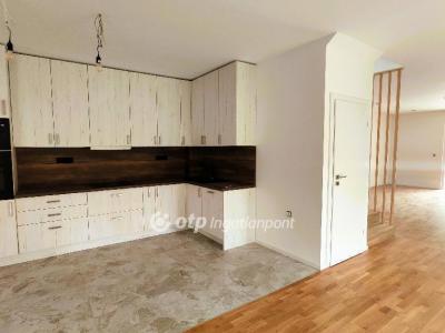 Eladó családi ház Balatonkenese Balatonakarattya