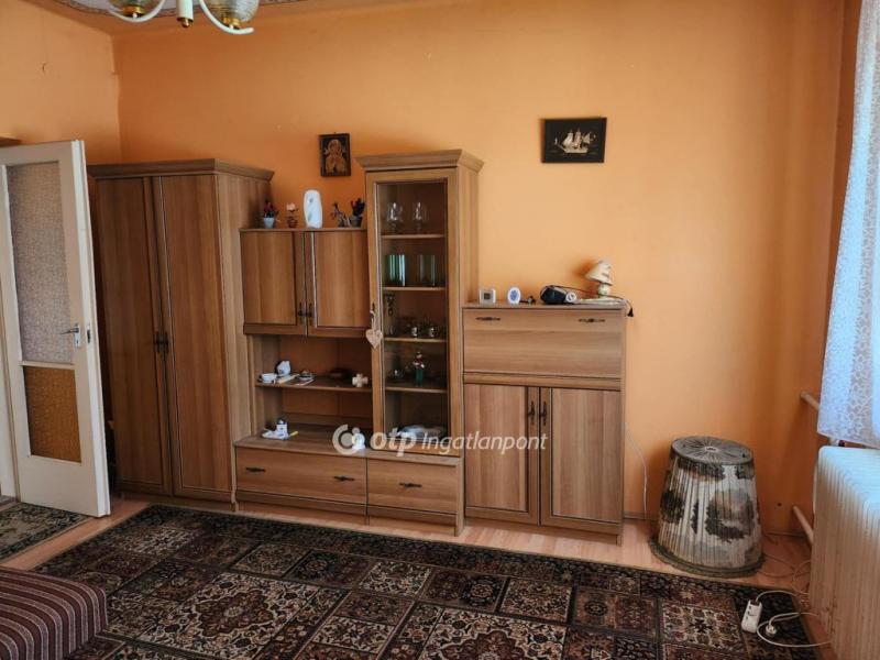 Eladó családi ház Tiszacsege