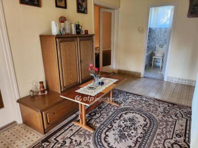 Eladó családi ház Tiszacsege