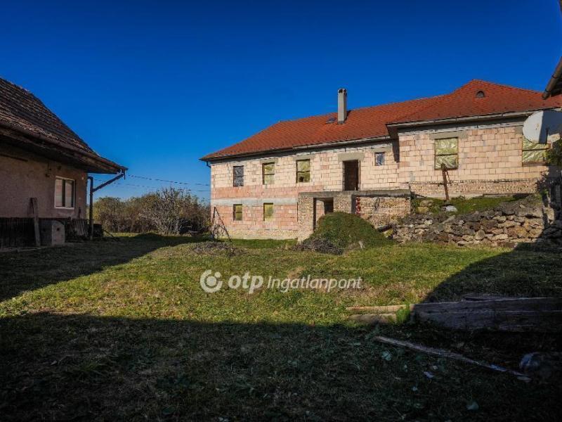 Eladó családi ház Eger