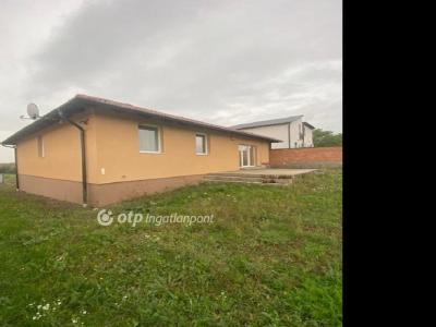 Eladó ikerház Gyöngyös
