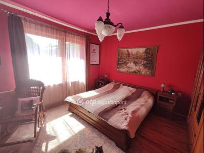 Eladó családi ház Érd