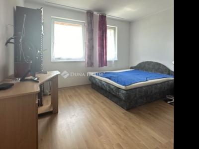 Eladó családi ház Kesztölc